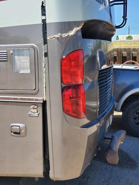 Calibre Marine gallery photo 2: Class A motorhome — rear corner damage