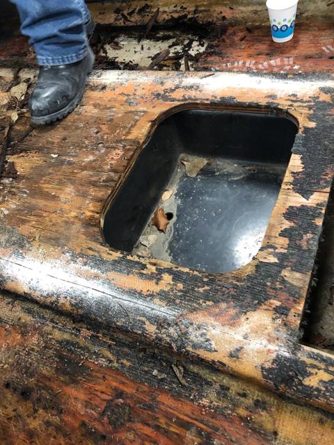 Calibre Marine gallery photo 5: Transom rot — opened up for repair