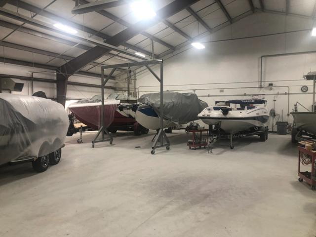 Calibre Marine gallery photo 17: A full house in the shop
