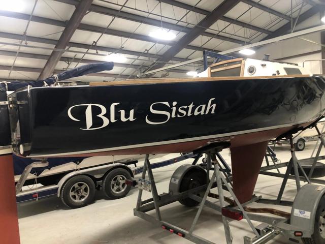 Calibre Marine gallery photo 23: Sailboat “Blu Sistah” in the shop